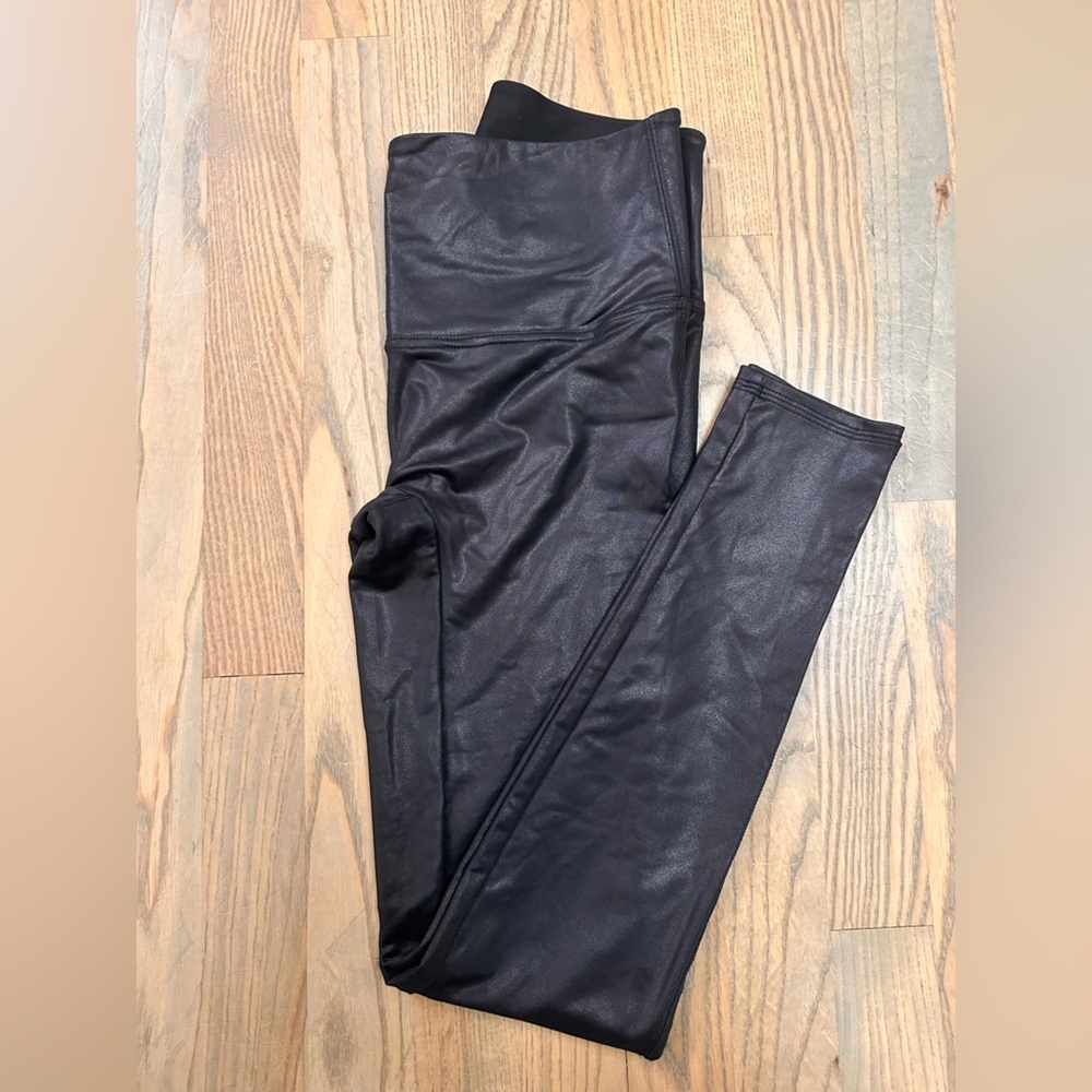 Jane and Bleecker Black Leather Look Shiny Leggings